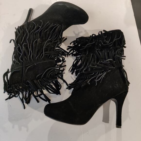 Theme Black Suede Tiered Fringe Heeled Boots Size 8W - Picture 2 of 10